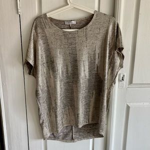 BRAND NEW 🆕️Black/Tan w Silvery-Gold Pattern Crew Neck, Dolman  Sleeve Top. NWT